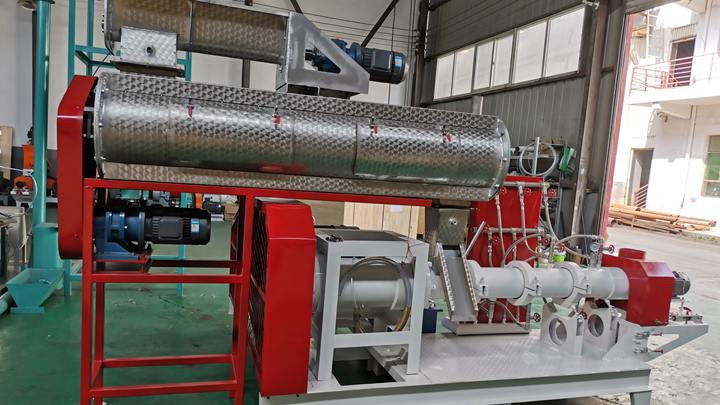 large scale broiler feed extruder machine in Bangladesh